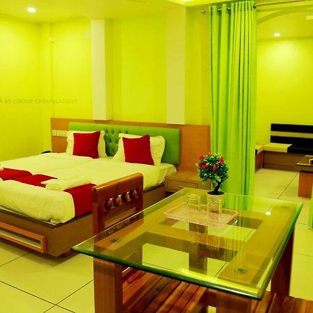 מלון Cheruppulasseri Royal Plaza Residency מראה חיצוני תמונה