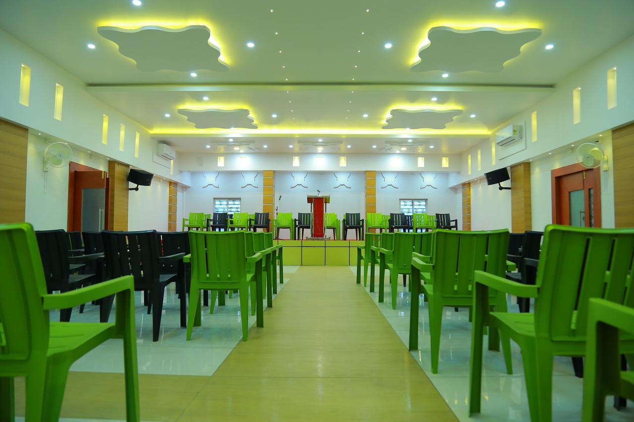 מלון Cheruppulasseri Royal Plaza Residency מראה חיצוני תמונה